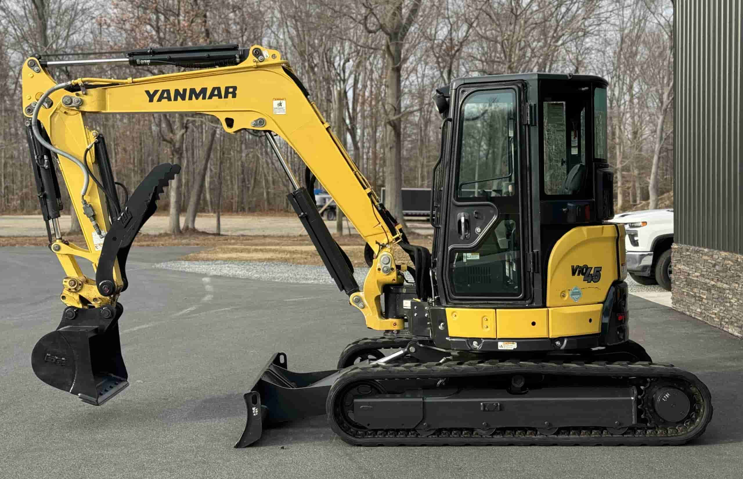 2018 YANMAR VIO45-6A CLEAN
